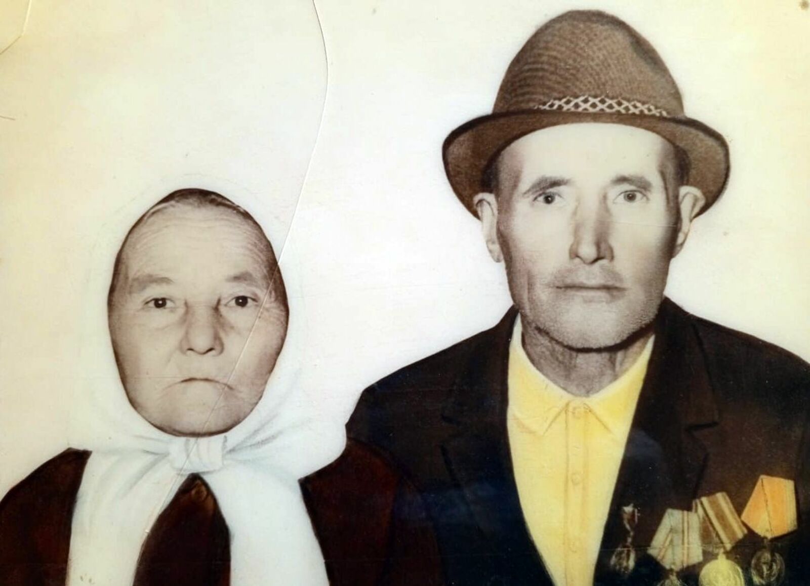 Аксыле Юсуповна ден Николай Шамиданович Шамидановмыт. 1985 ий.