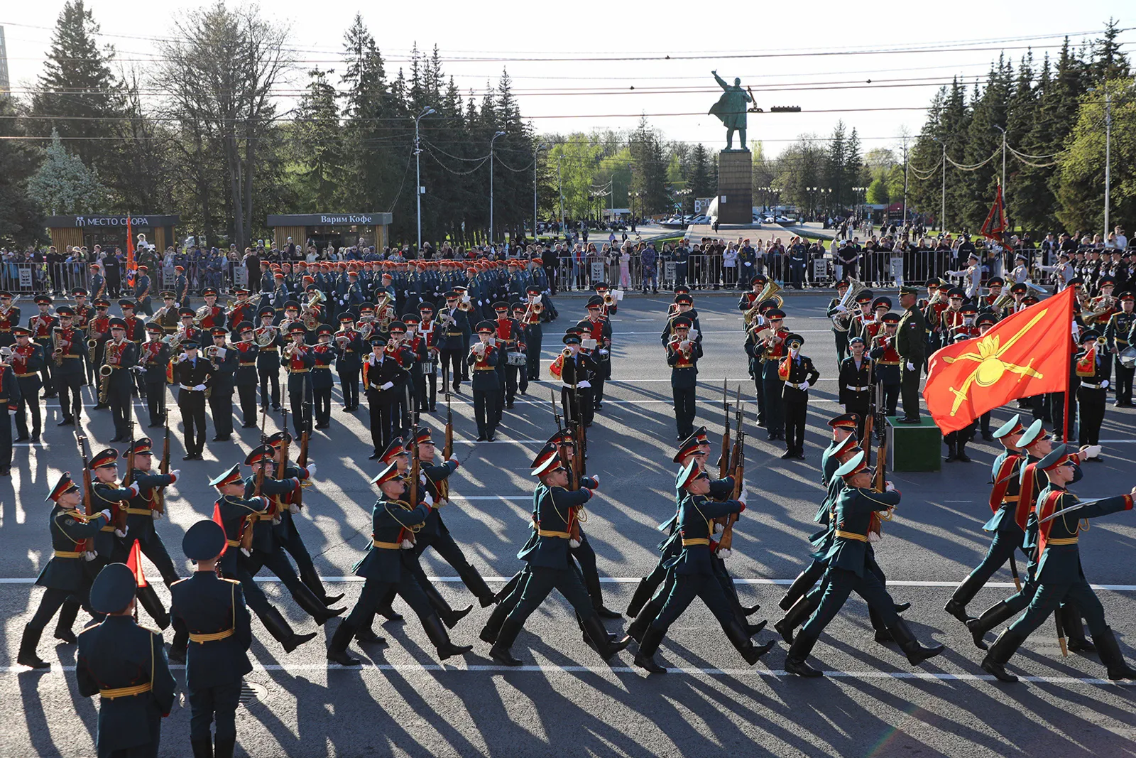 Пресс-служба Администрации Уфы https://gorodufa.ru/about/info/news/04052026-v-ufe-sostoyalas-pervaya-generalnaya-repetitsiya-prokhozhdeniya-ko-dnyu-pobedy/?sphrase_id=468776