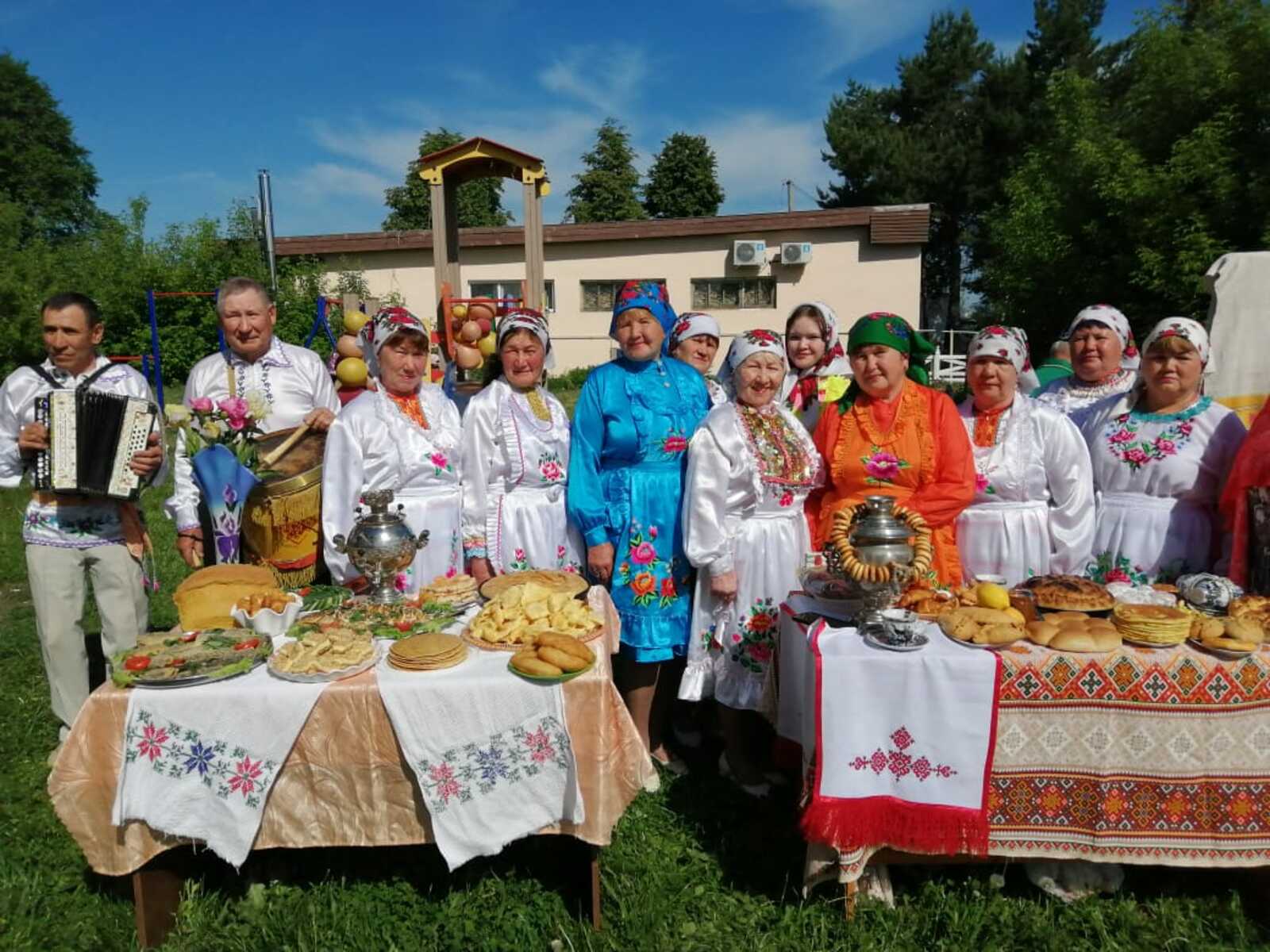 Шаран район гыч пайремыш мийыше уна-влак. Авторын фотожо.