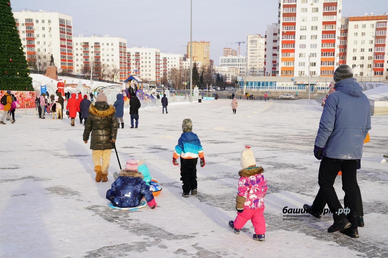 Олег Яровиков, архив ИА «Башинформ» https://www.bashinform.ru/news/politics/2026-01-12/radiy-habirov-poruchil-podgotovit-plan-goda-bolshoy-i-druzhnoy-semi-4534137