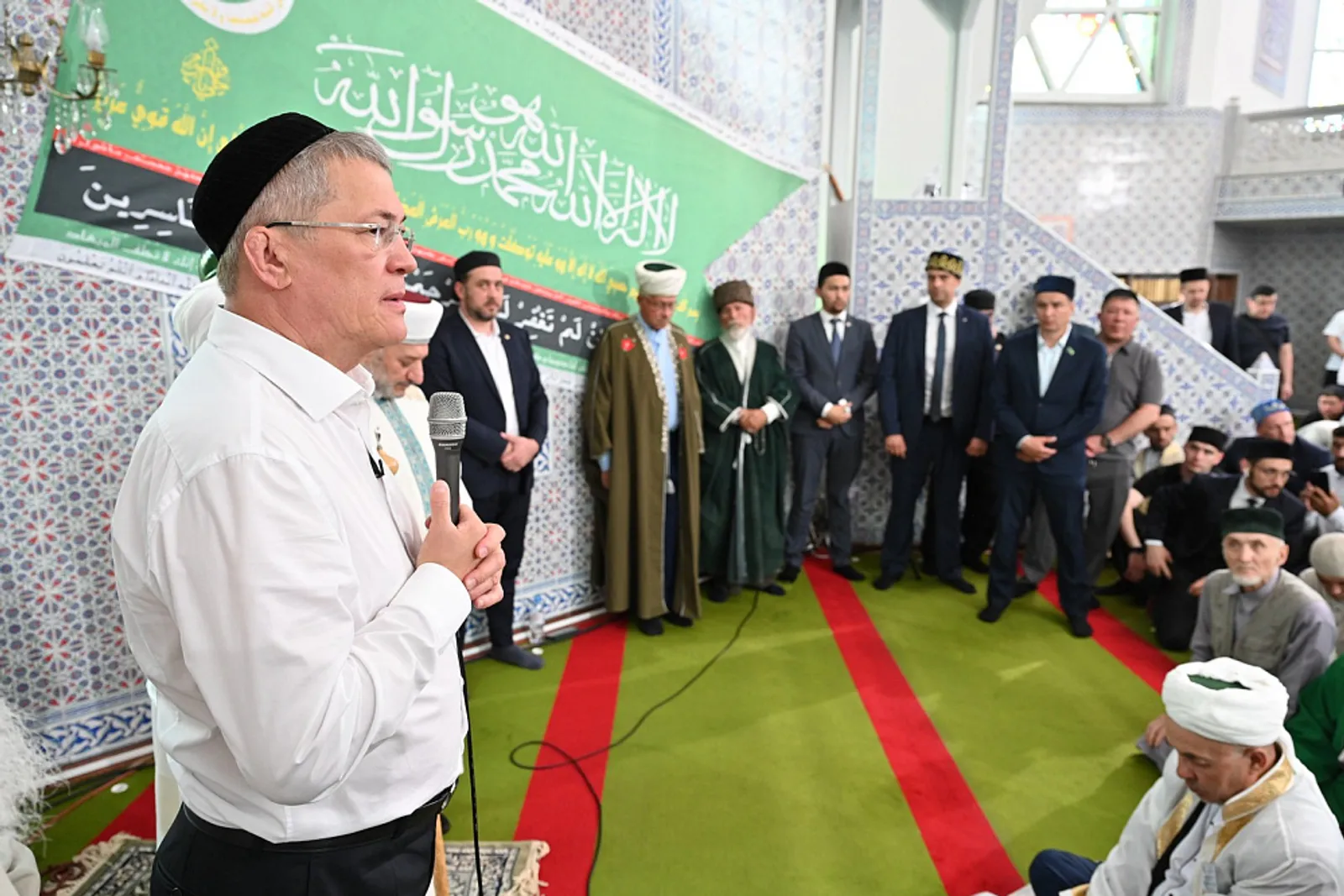 https://glavarb.ru/ru/news/event/radiy-habirov-prinyal-uchastie-v-kollektivnom-namaze-v-chest-prazdnika-kurban-bayram__-88909/