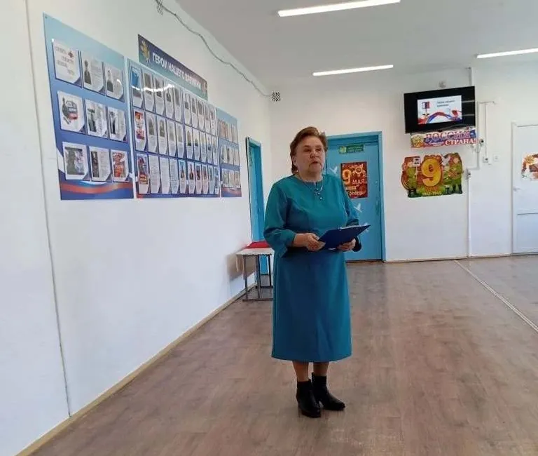 Офицерын аваже Л.Д. Курмакаева ойла.