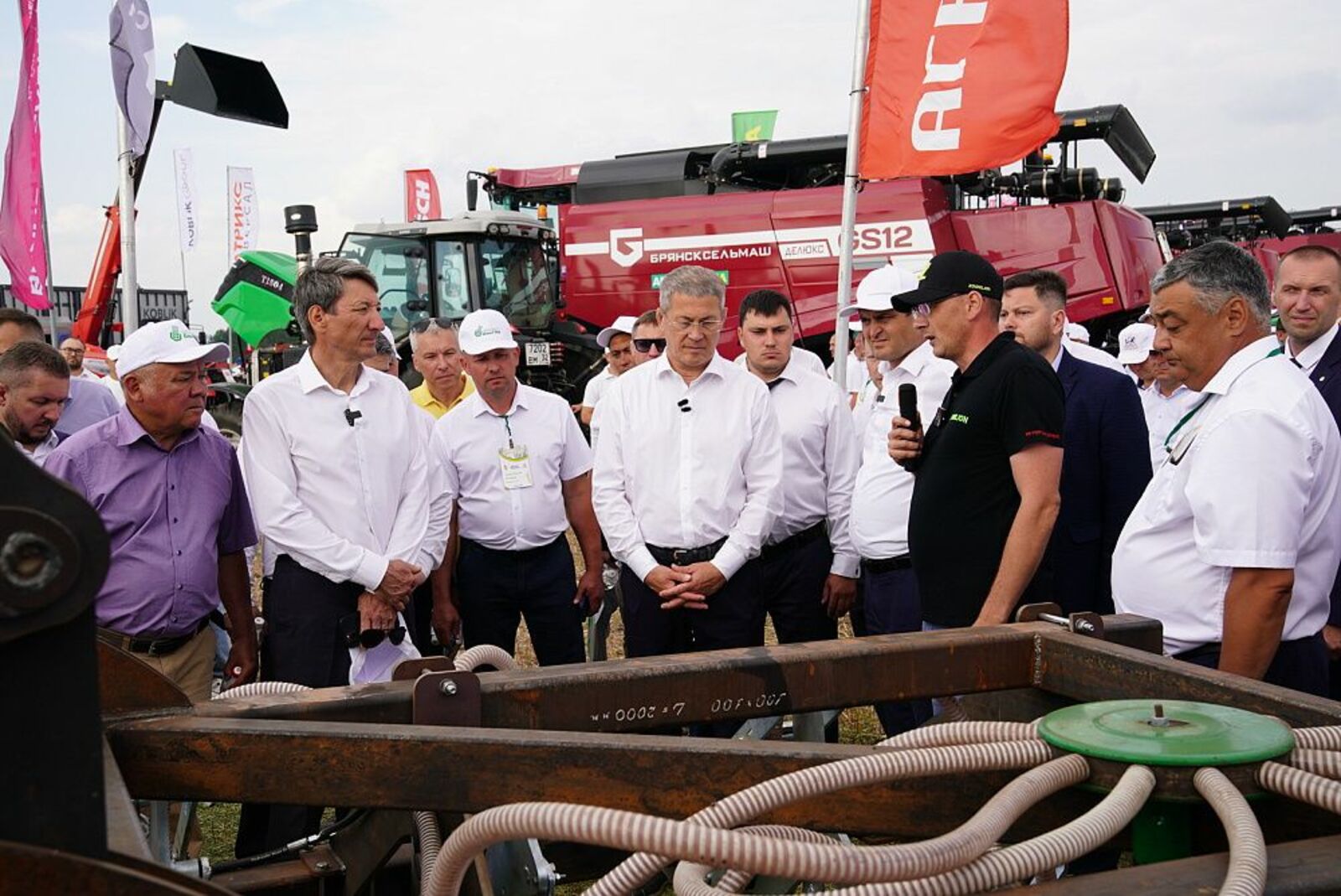 Ял озанлык сату выставкыште 140 тӱрлӧ утла техникым ужаш лийын. БР Вуйлыкын сайтше гыч налме фото.