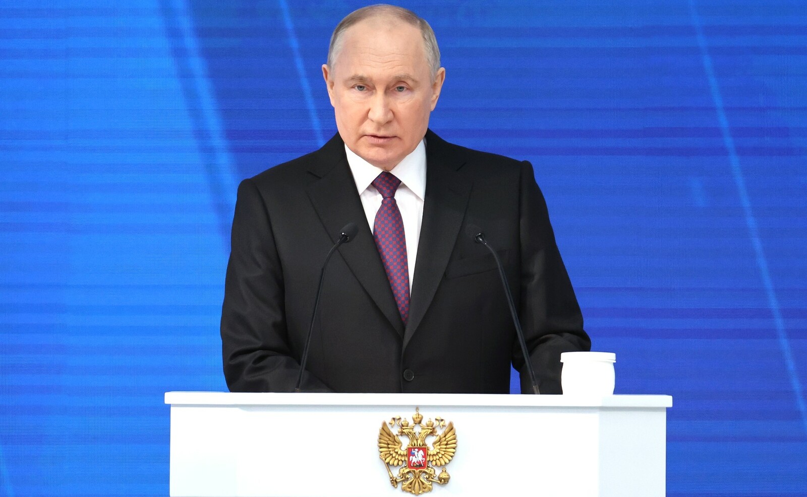 Президент России Владимир Путин предложил продлить программу материнского капитала как минимум до 2030 года